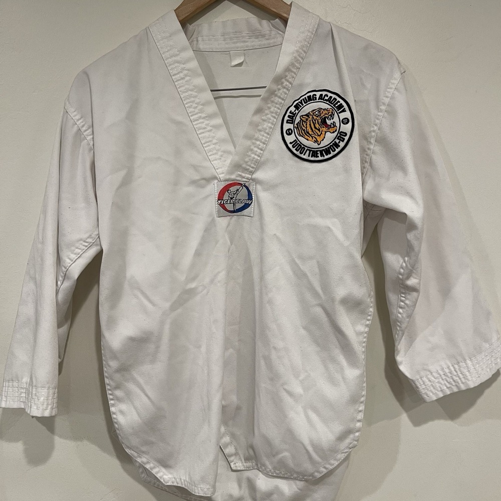 VINTAGE Tiger Claw Taekwondo Dobok Top Martial Arts White V-Neck Streetwear Judo